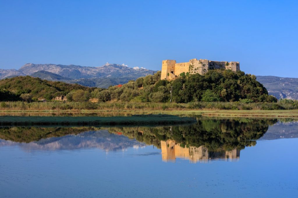 castle-of-grivas-kastro-griva-in-lefkada-greece-PYF5P9U