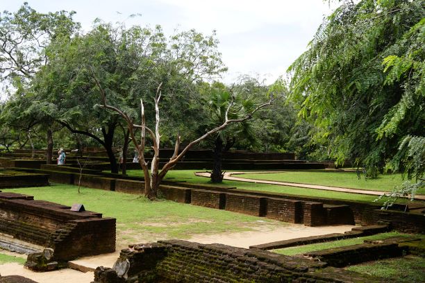 LK Polonnaruwa ruins Royal Palace 2017 03 (4)