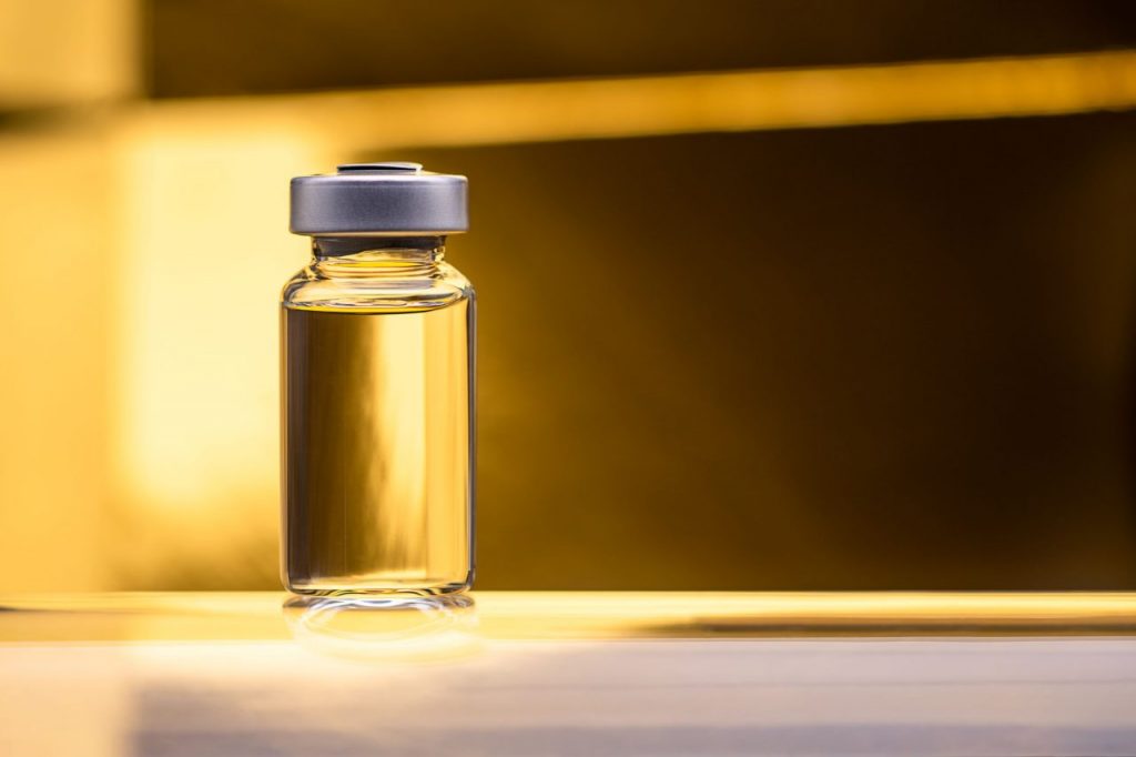 luxury-golden-vaccine-bottle-JASFSWJ