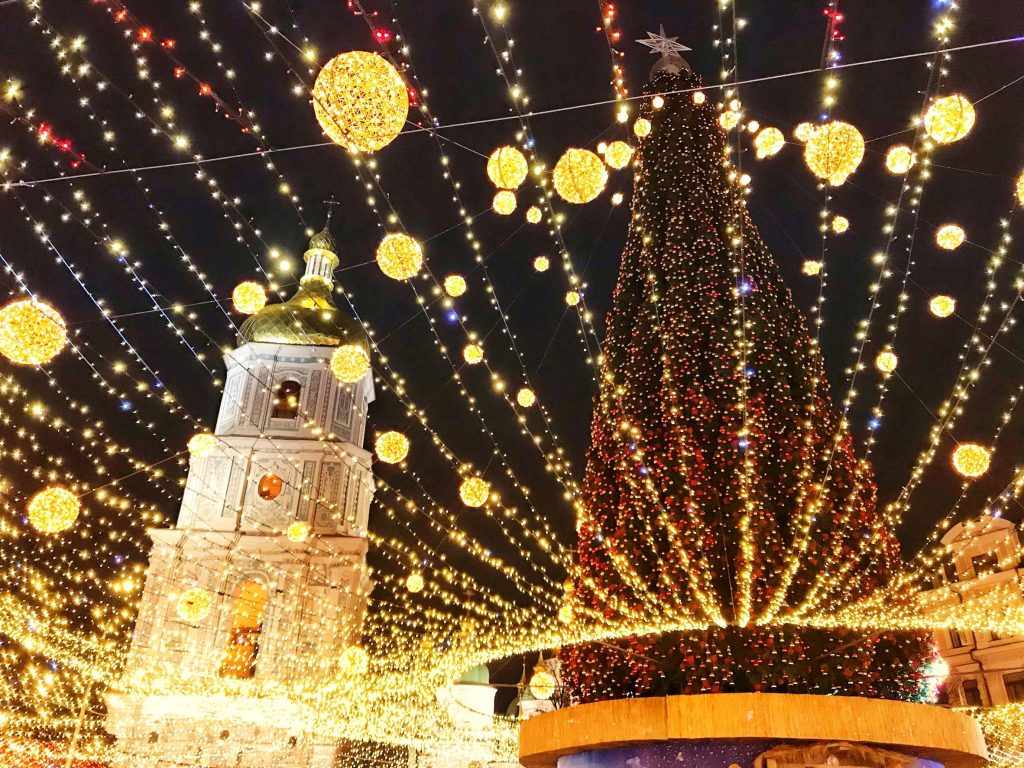 christmas-tree-new-year-s-decorations-church-in-2021-12-22-20-48-51-utc